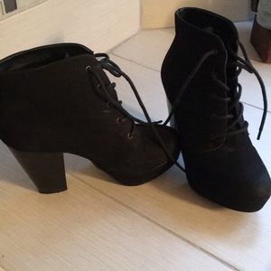 Mossimo black lace up heel booties